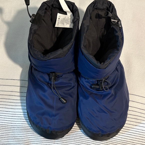 MEC hut Booties - Picture 2 of 9